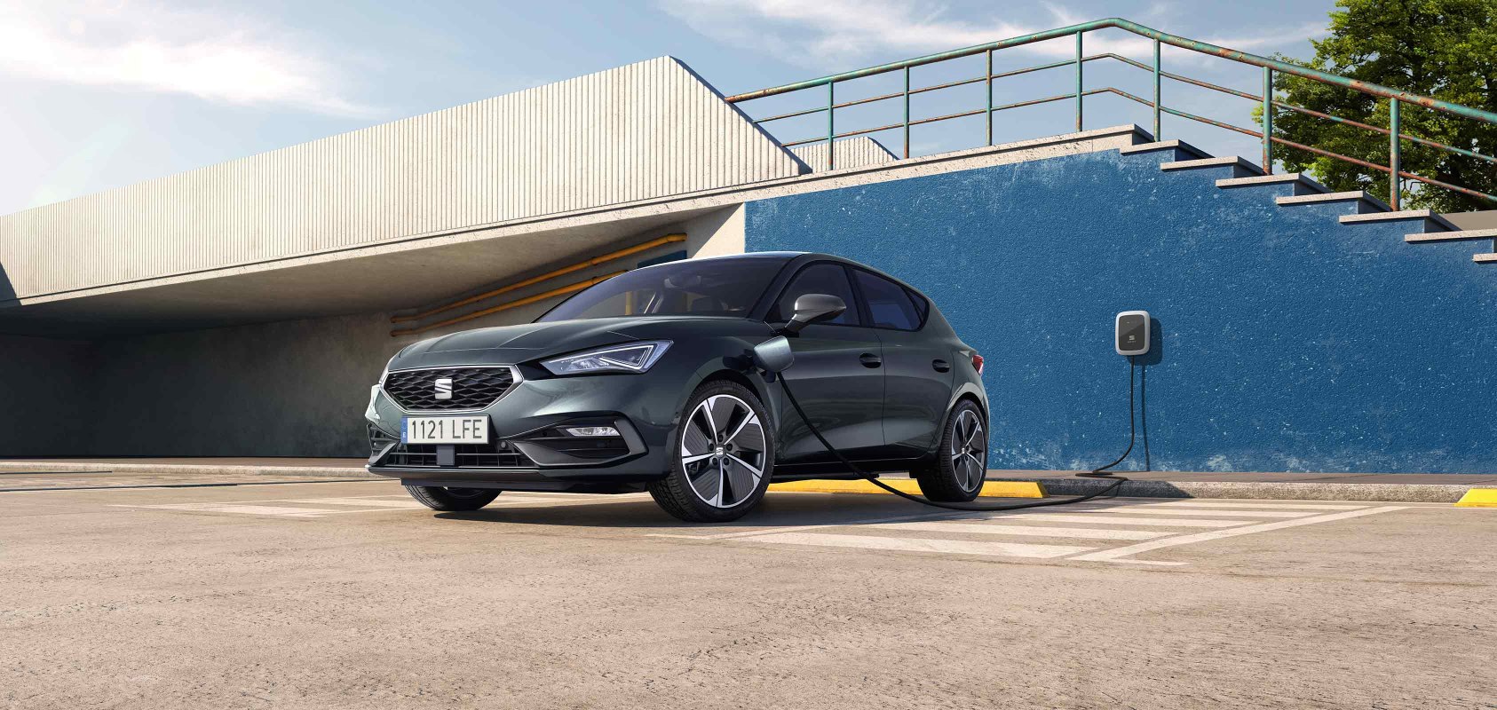 new seat leon e-hybrid and seat leon sportstourer with electric and petrol engines 
