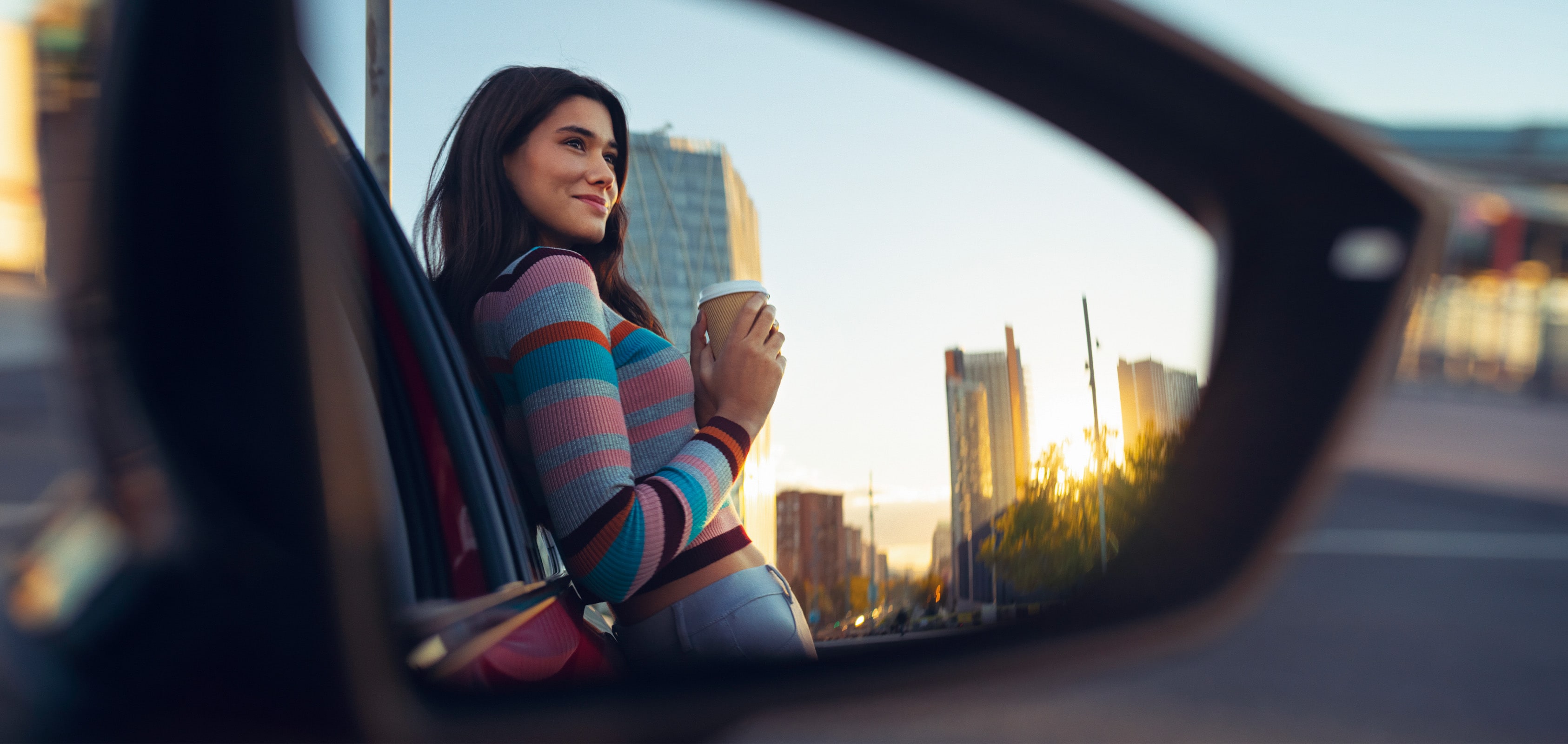 Service et entretien pour voitures neuves SEAT – vue aérienne d'une SEAT Leon ST sillonnant la campagne