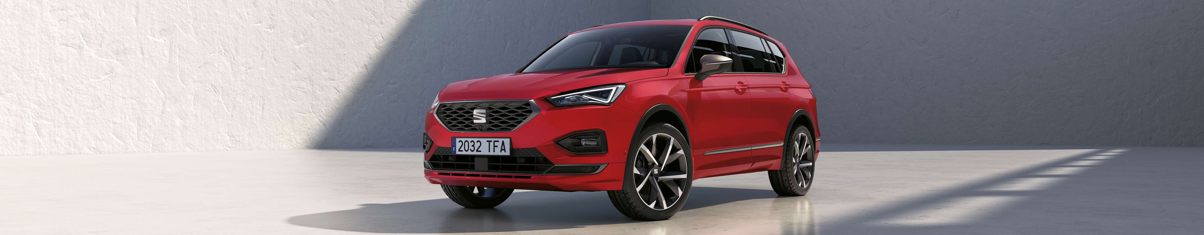SEAT Tarraco SUV 7-Sitzer geparkt 