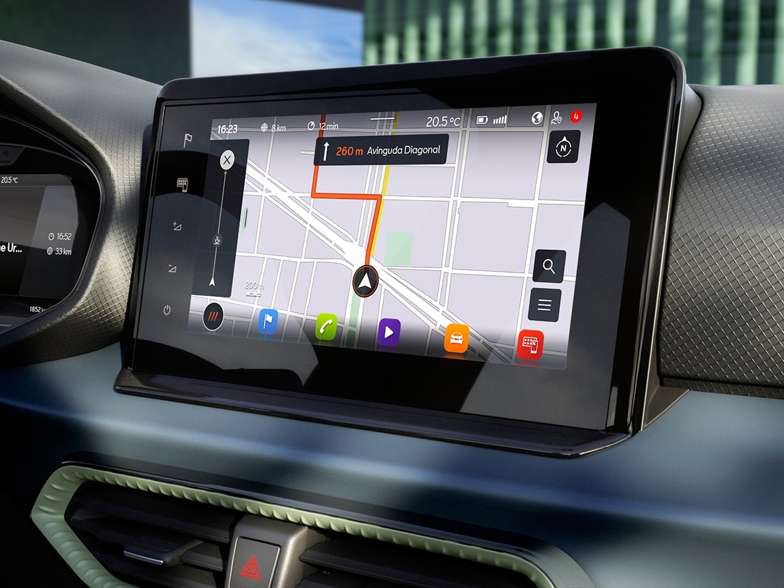 Blick in das SEAT Arona Interieur mit Touchscreen und SEAT CONNECT