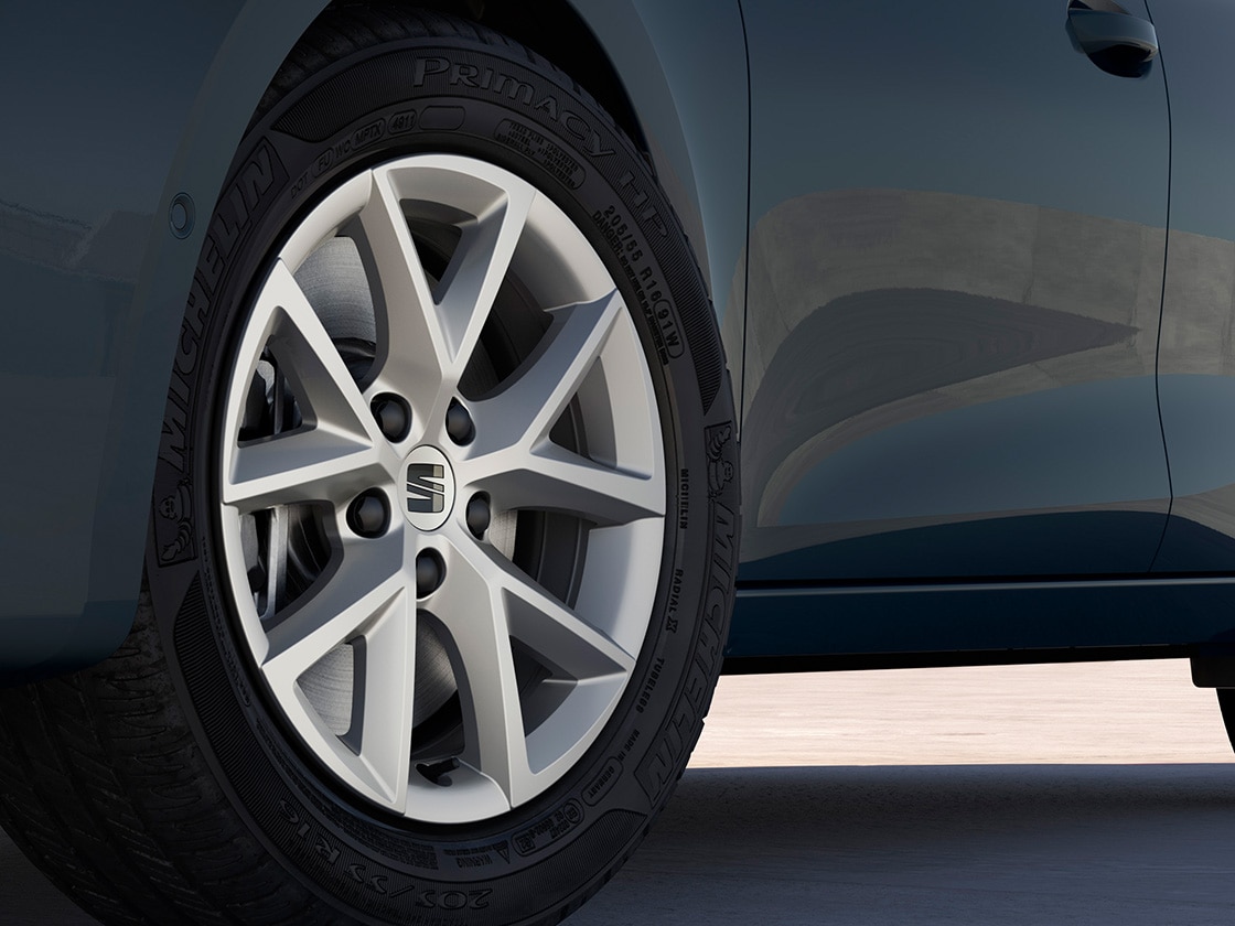 dynamic 16 inch brilliant silver alloy with crisp angles and a radiant silver finish.