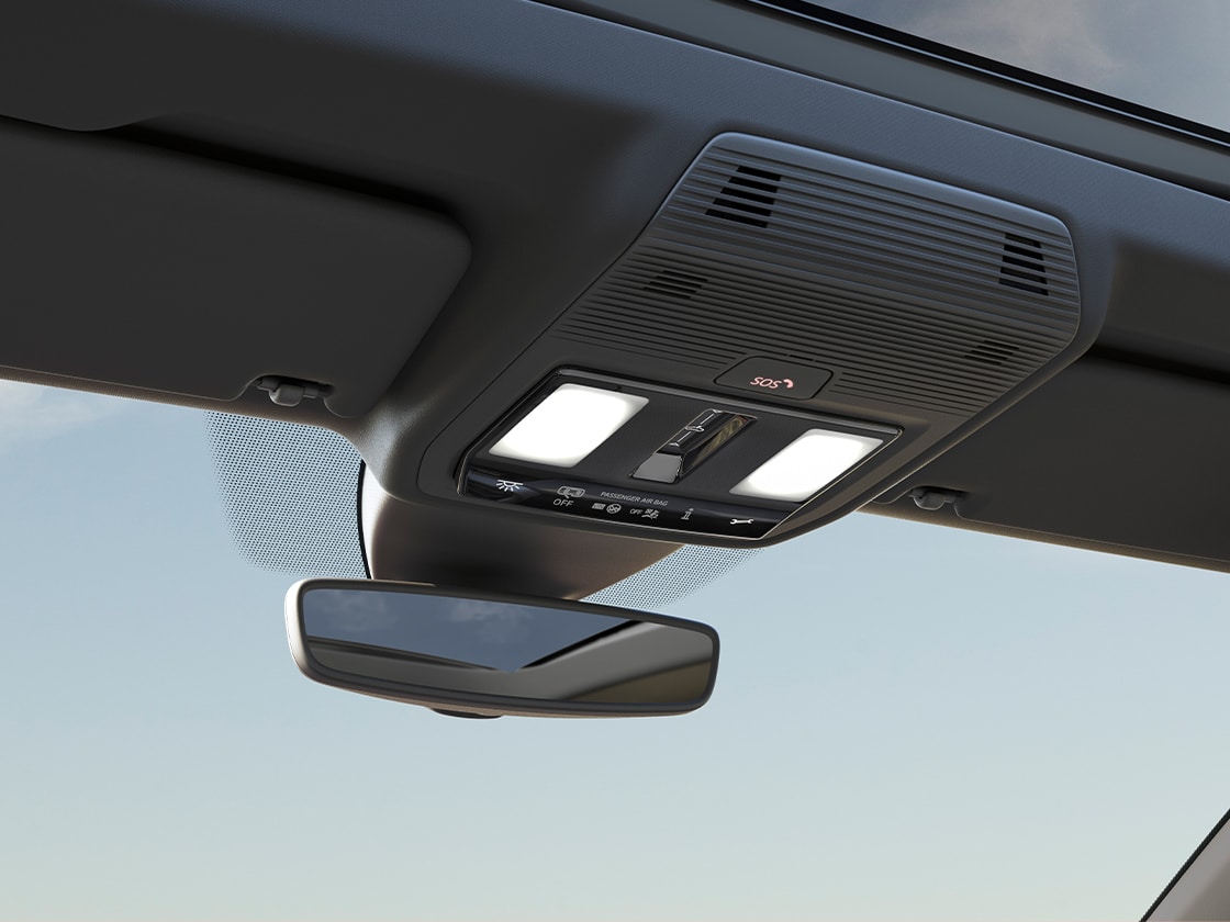 Innenansicht des SEAT Leon mit Notrufknopf