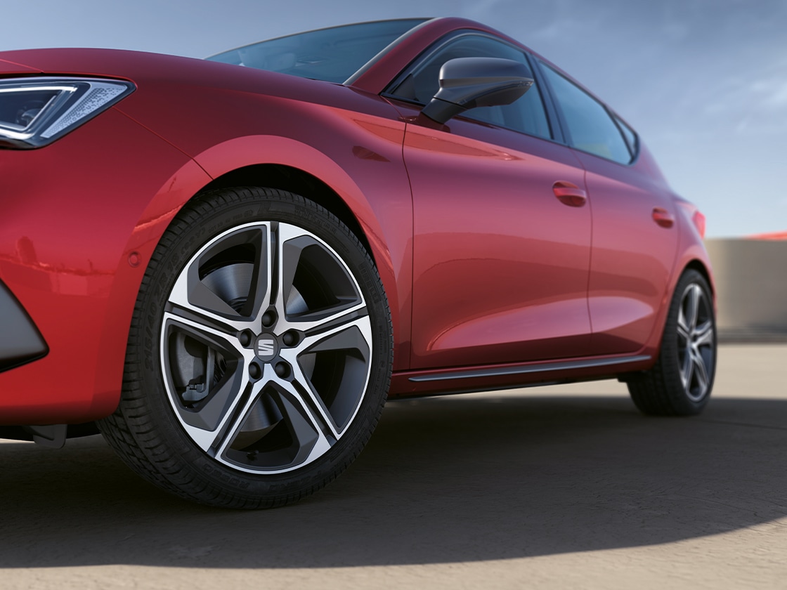 Seitenschweller am SEAT Leon in Desire Red