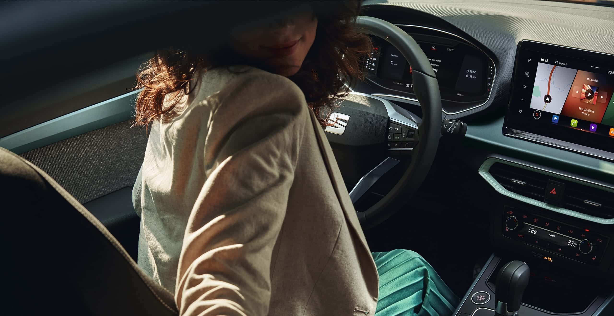 SEAT Arona Innenansicht mit schwebendem Touchscreen
