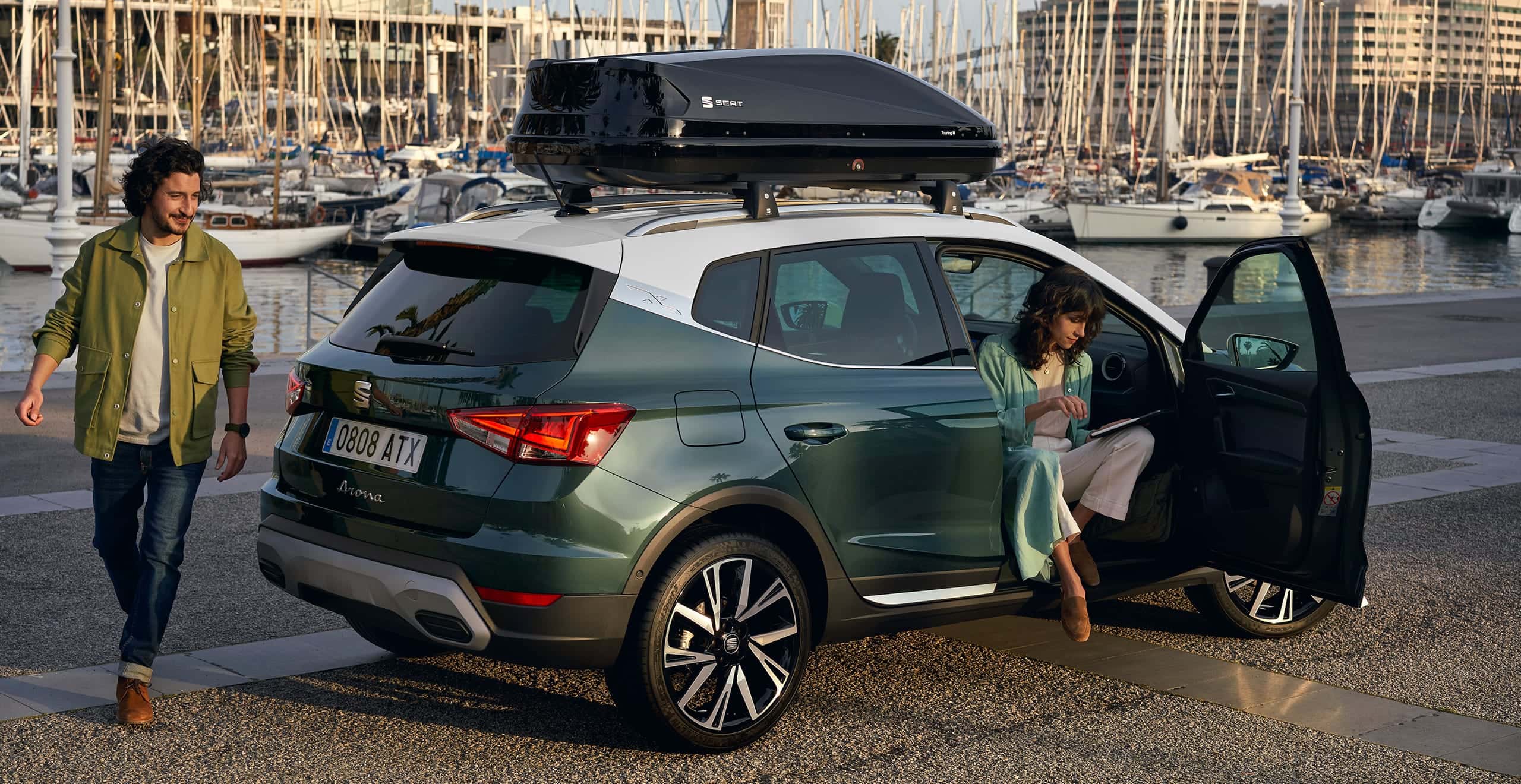 SEAT Arona couleur dark camouflage et son porte-vélos