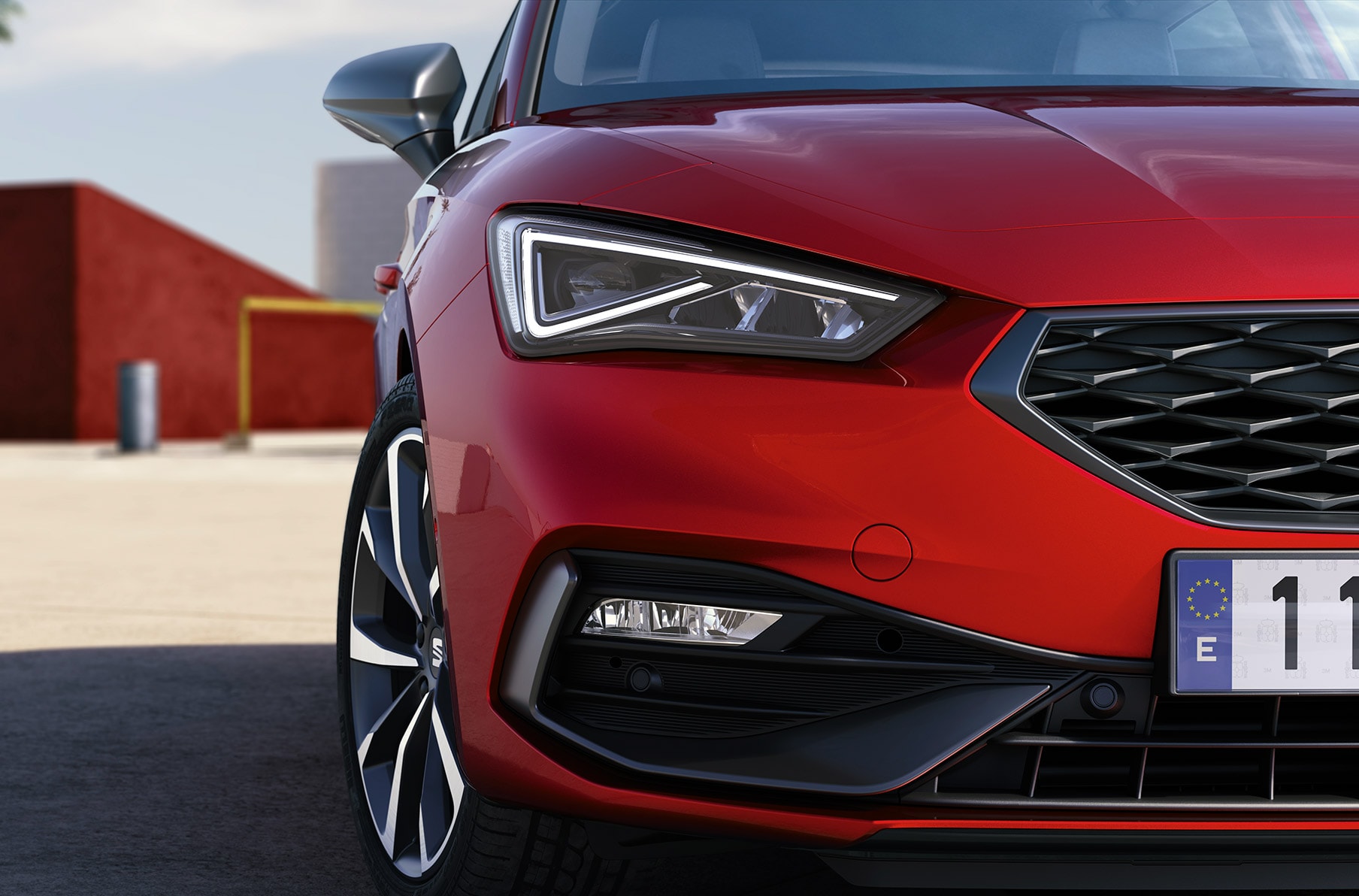seat leon in desire red con fari led completi dinamici