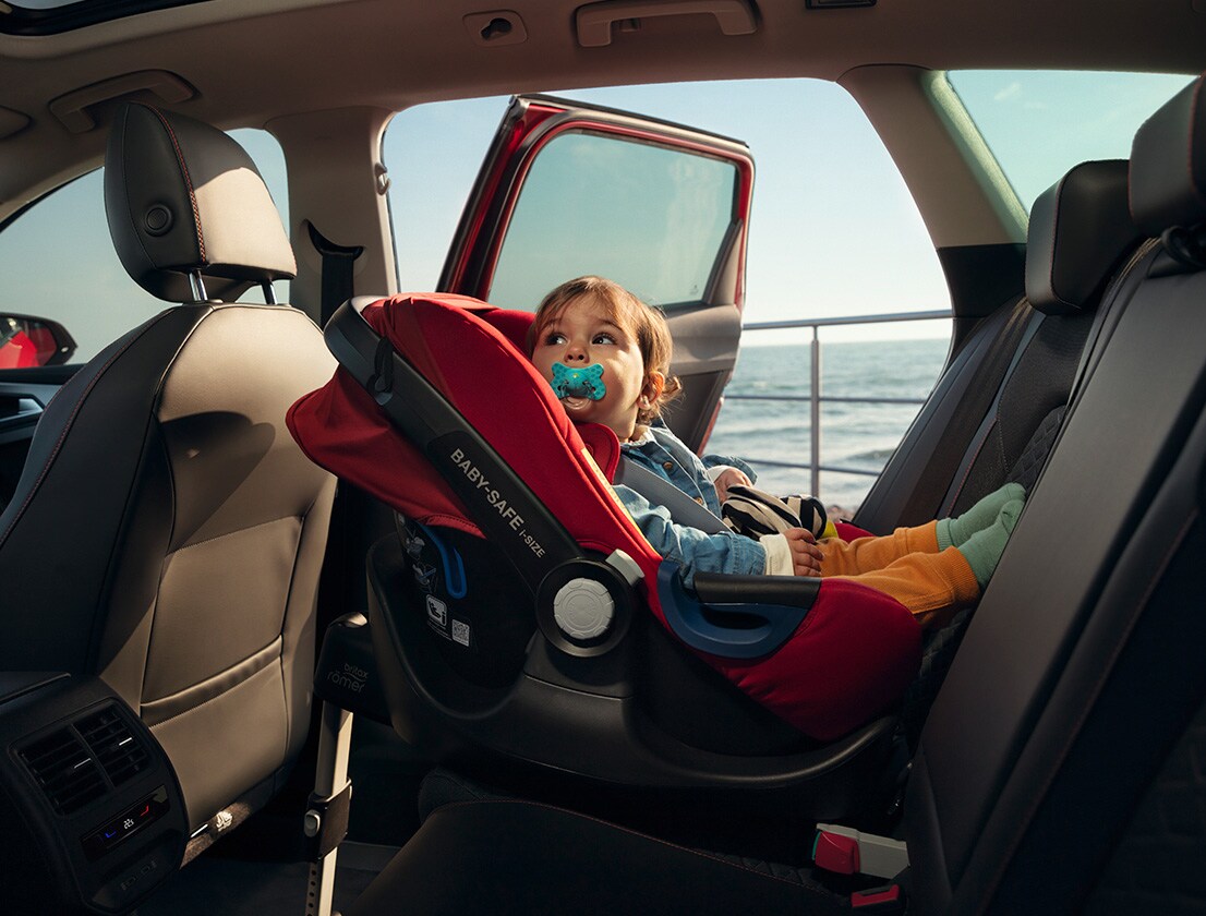 cockpit digitale della seat leon con assistenza alla guida