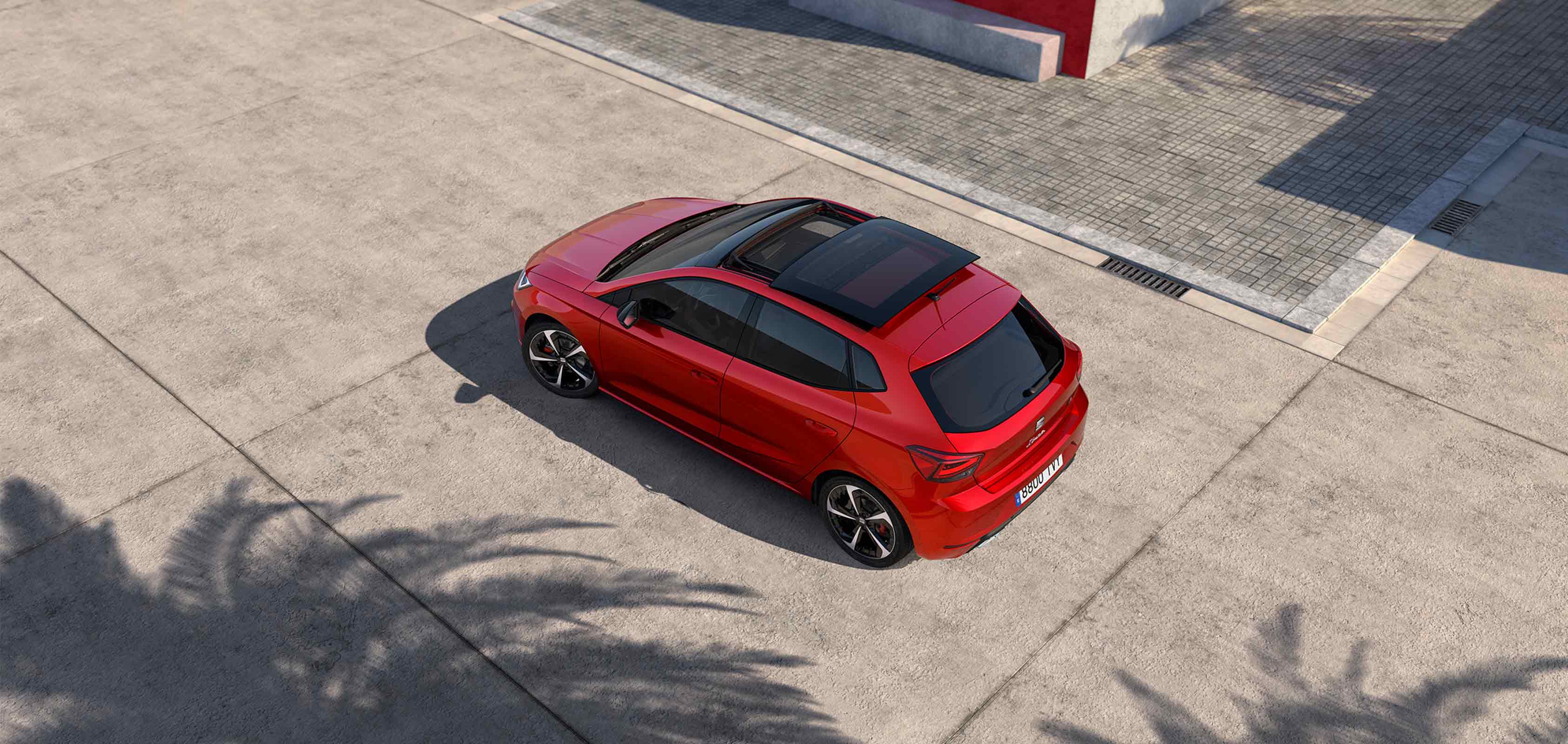 Vue du toit de la SEAT Ibiza couleur Desire Red 