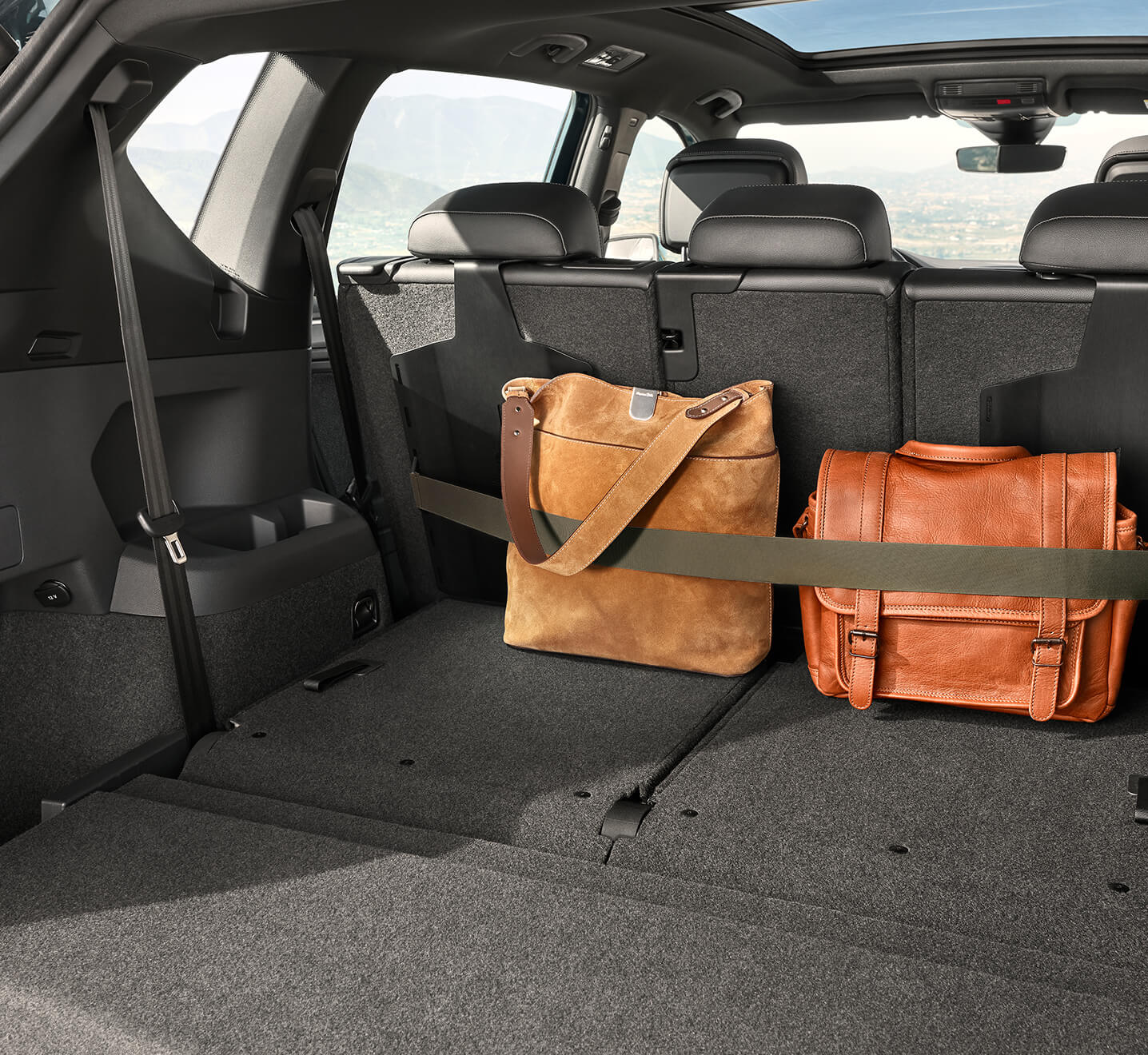 New SEAT Tarraco SUV 7 seater accessories interior shot boot storage solutions