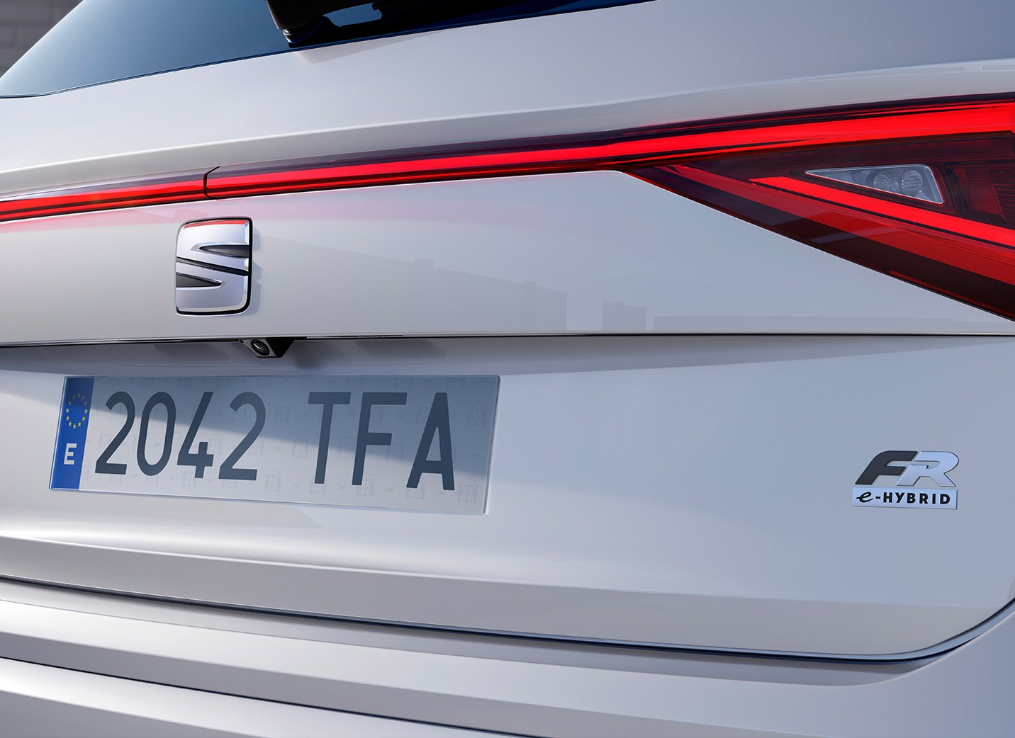 SEAT Tarraco e-HYBRID luce posteriore coast to coast.