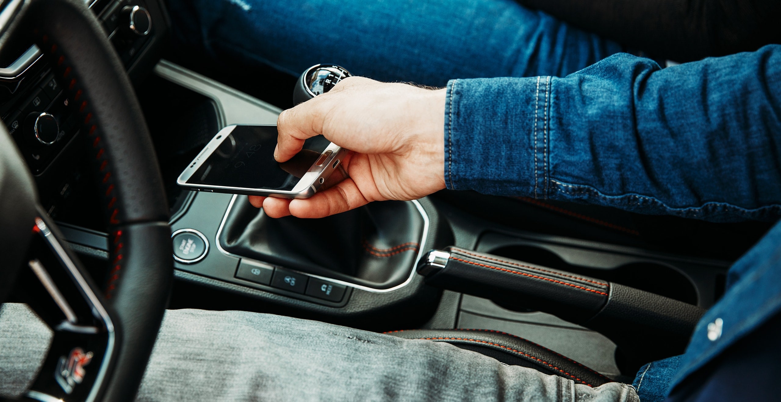 SEAT Full Link, chargeur sans fil pour voiture connectée