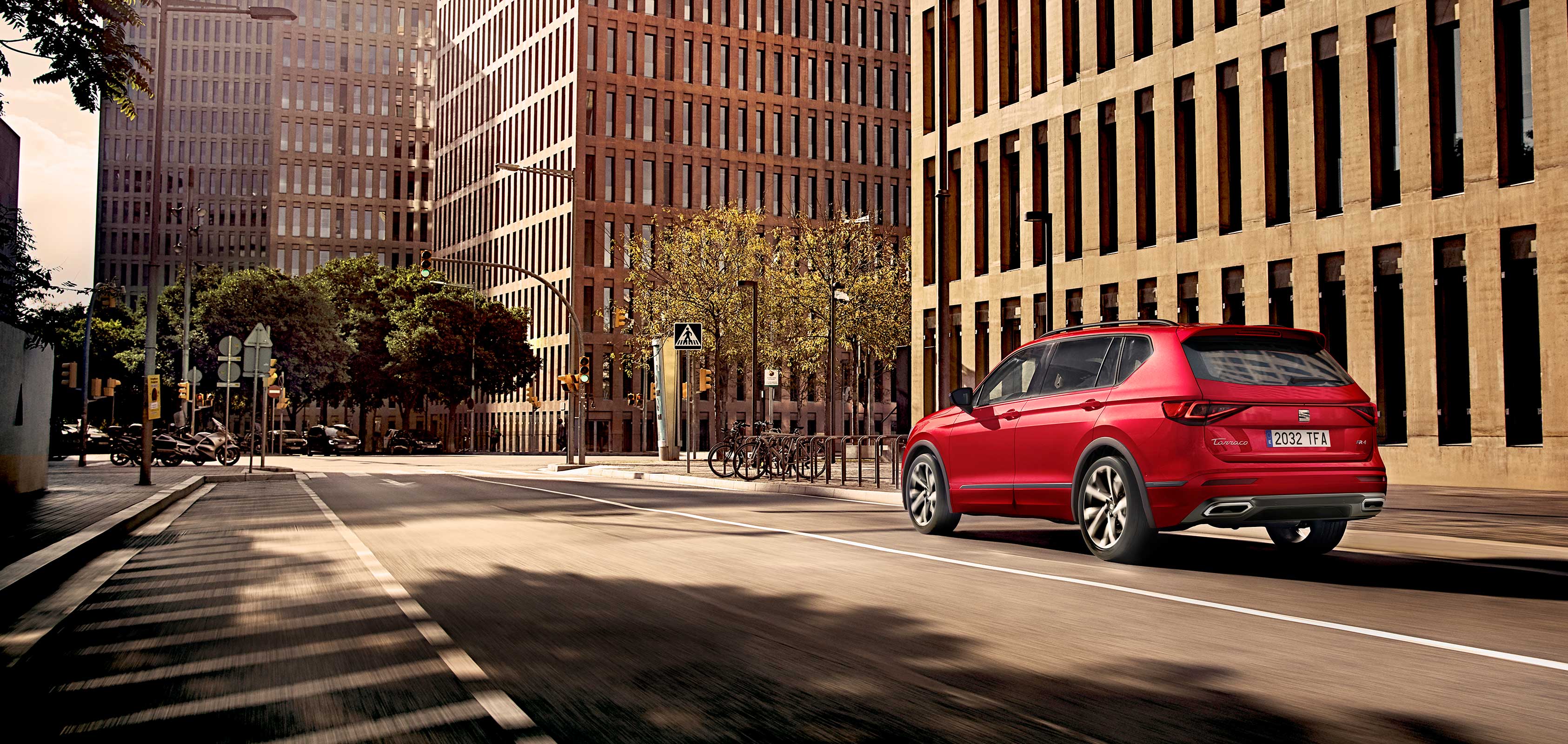 Schrägansicht des SEAT Tarraco SUV 7-Sitzer, Design, Outdoor Beauty-Shot