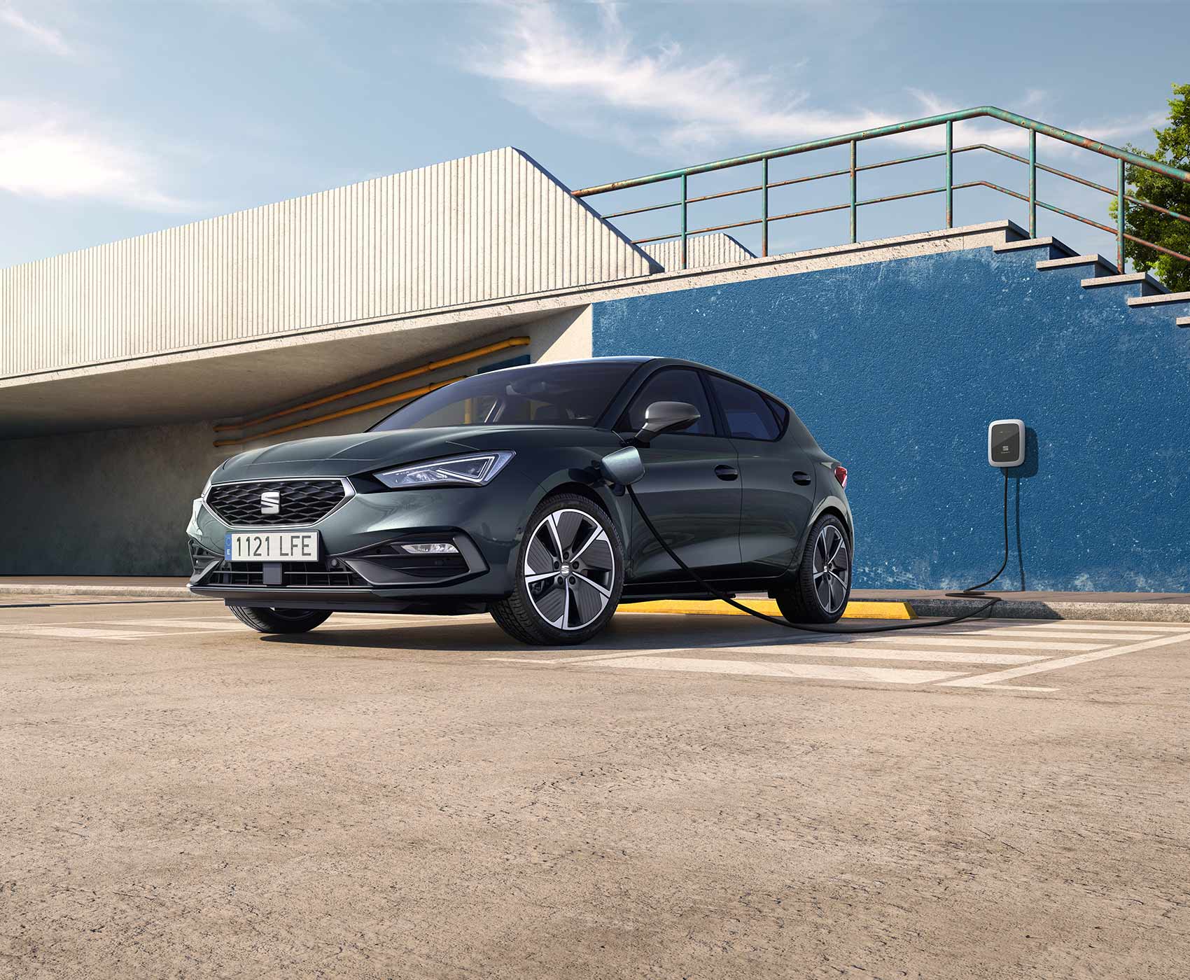 new seat leon e-hybrid and seat leon sportstourer with electric and petrol engines 