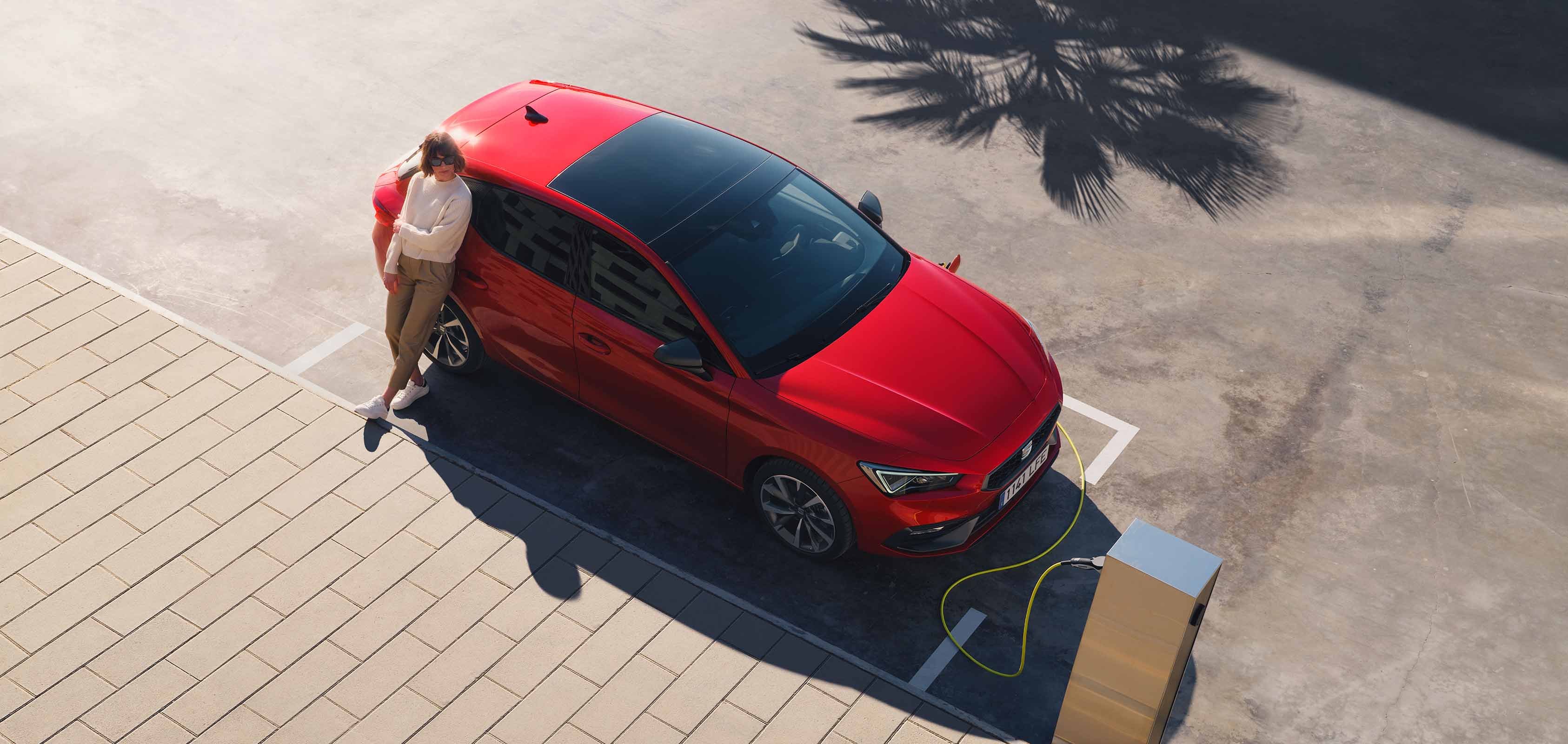 SEAT Leon 2020 eHybrid 3 4 rear view